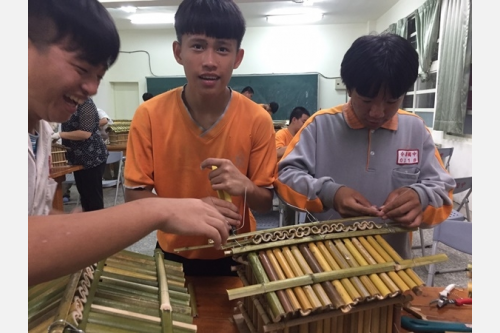 泰雅竹屋完工啦